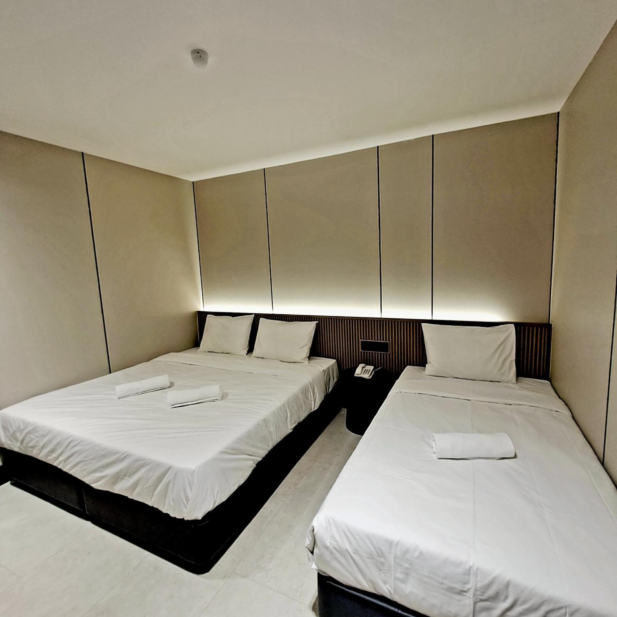 Urban Inn, Salak Tinggi Sepang Exterior foto