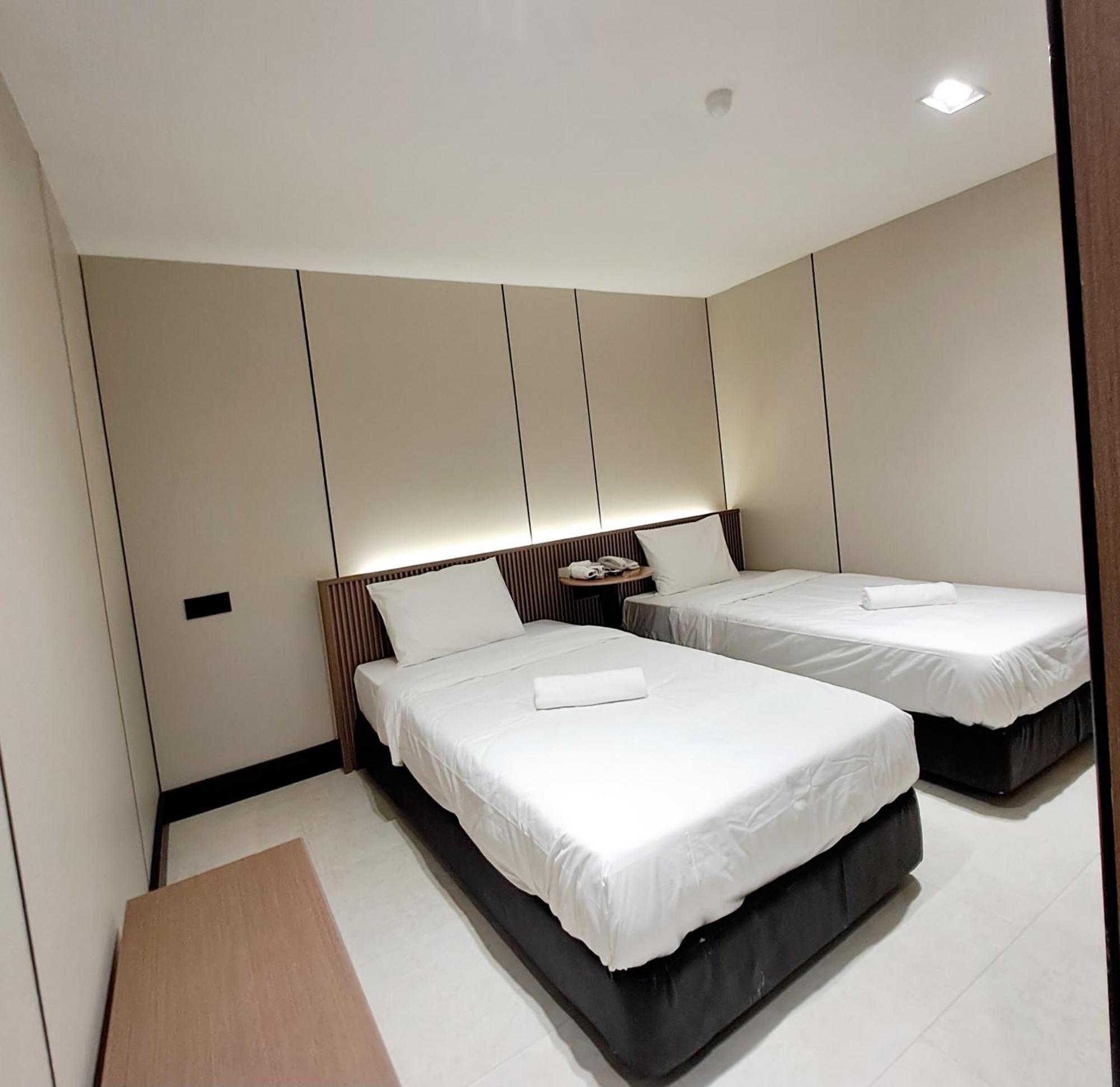 Urban Inn, Salak Tinggi Sepang Exterior foto